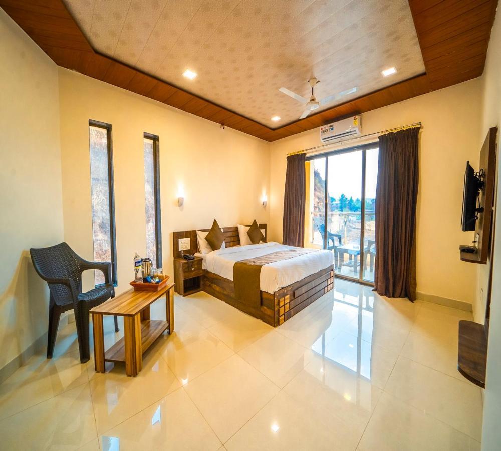 Vrindavan Resort Mahābaleshwar Extérieur photo